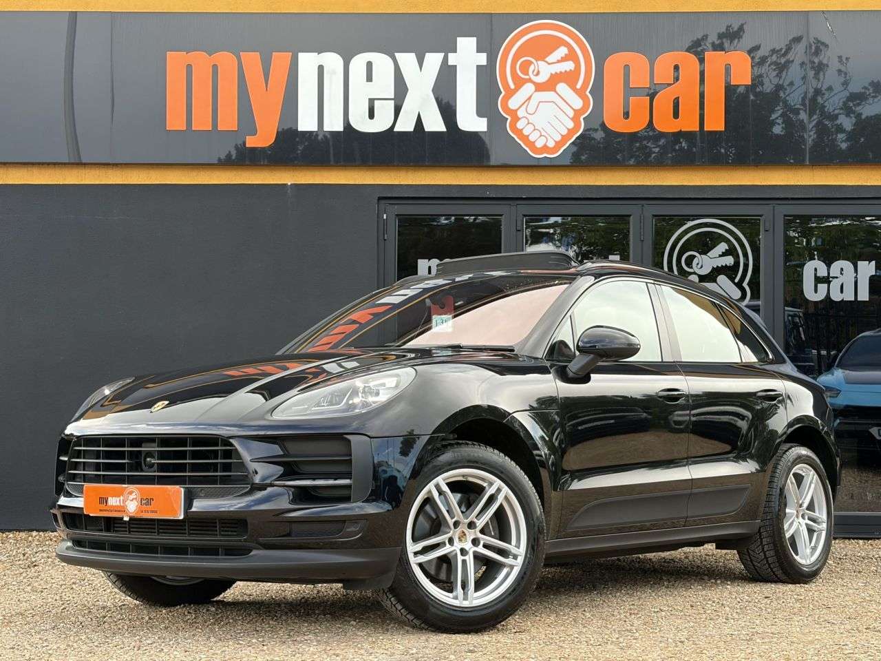 A 2018 PORSCHE MACAN 2.0T SUV 5dr Petrol PDK 4WD Euro 6 (s/s) (245 ps) HUGE SPEC// CRUISE CONTRO A 2018 PORSCHE MACAN 2.0T SUV 5dr Petrol PDK 4WD Euro 6 (s/s) (245 ps) HUGE SPEC// CRUISE CONTRO