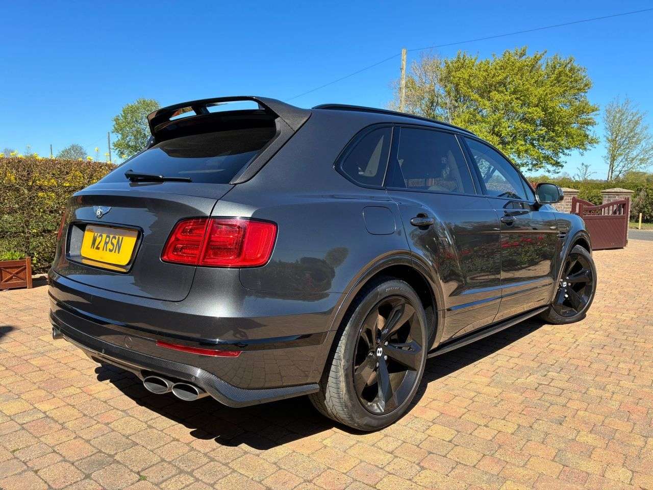 A 2017 BENTLEY BENTAYGA 6.0 W12 SUV 5dr Petrol Auto 4WD Euro 6 (s/s) (608 ps) FULL EXTERIOR CARBON A 2017 BENTLEY BENTAYGA 6.0 W12 SUV 5dr Petrol Auto 4WD Euro 6 (s/s) (608 ps) FULL EXTERIOR CARBON