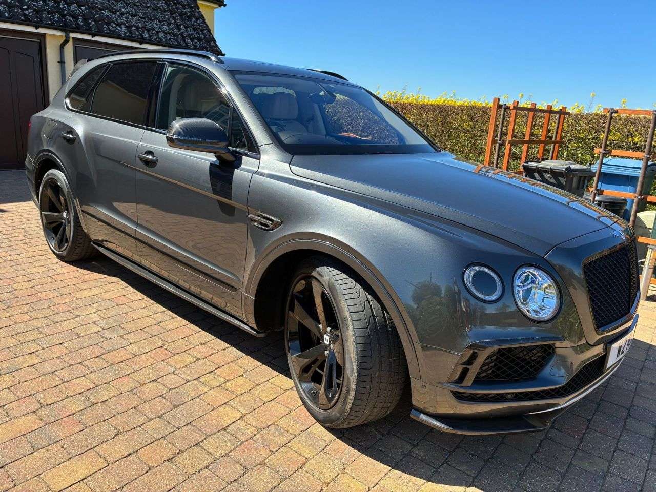 A 2017 BENTLEY BENTAYGA 6.0 W12 SUV 5dr Petrol Auto 4WD Euro 6 (s/s) (608 ps) FULL EXTERIOR CARBON A 2017 BENTLEY BENTAYGA 6.0 W12 SUV 5dr Petrol Auto 4WD Euro 6 (s/s) (608 ps) FULL EXTERIOR CARBON