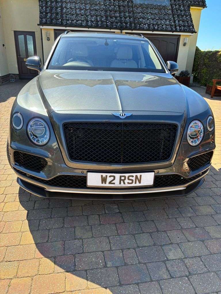 A 2017 BENTLEY BENTAYGA 6.0 W12 SUV 5dr Petrol Auto 4WD Euro 6 (s/s) (608 ps) FULL EXTERIOR CARBON A 2017 BENTLEY BENTAYGA 6.0 W12 SUV 5dr Petrol Auto 4WD Euro 6 (s/s) (608 ps) FULL EXTERIOR CARBON
