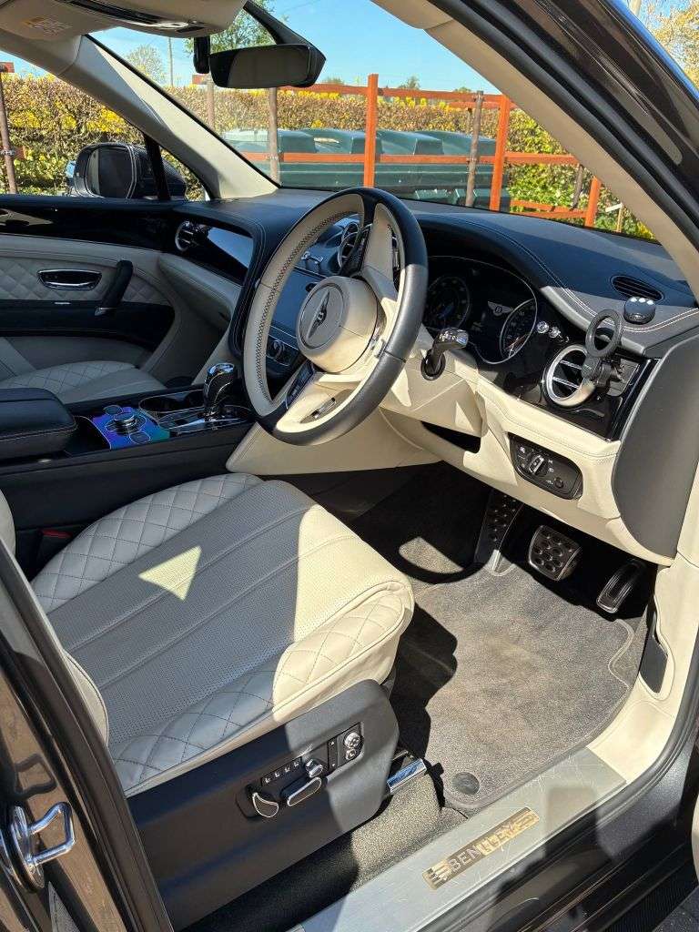 2017 BENTLEY BENTAYGA 2017 BENTLEY BENTAYGA