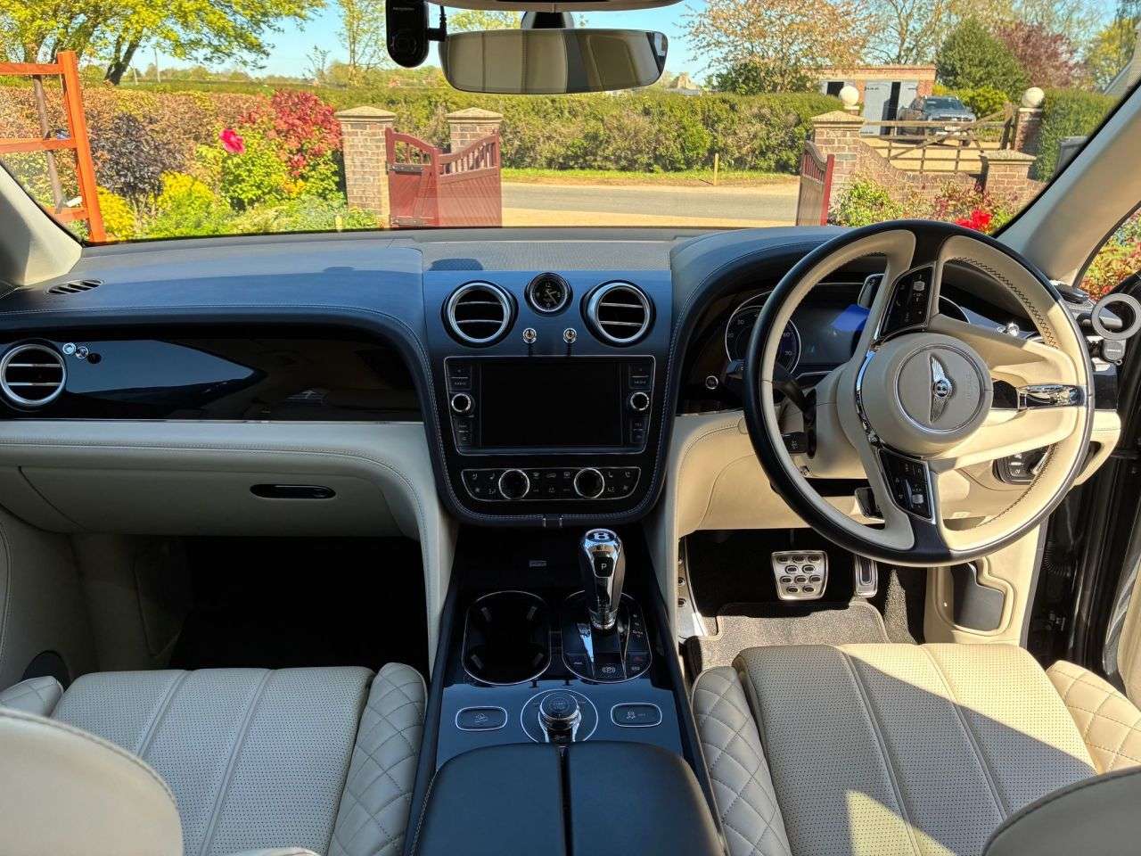 2017 BENTLEY BENTAYGA 2017 BENTLEY BENTAYGA