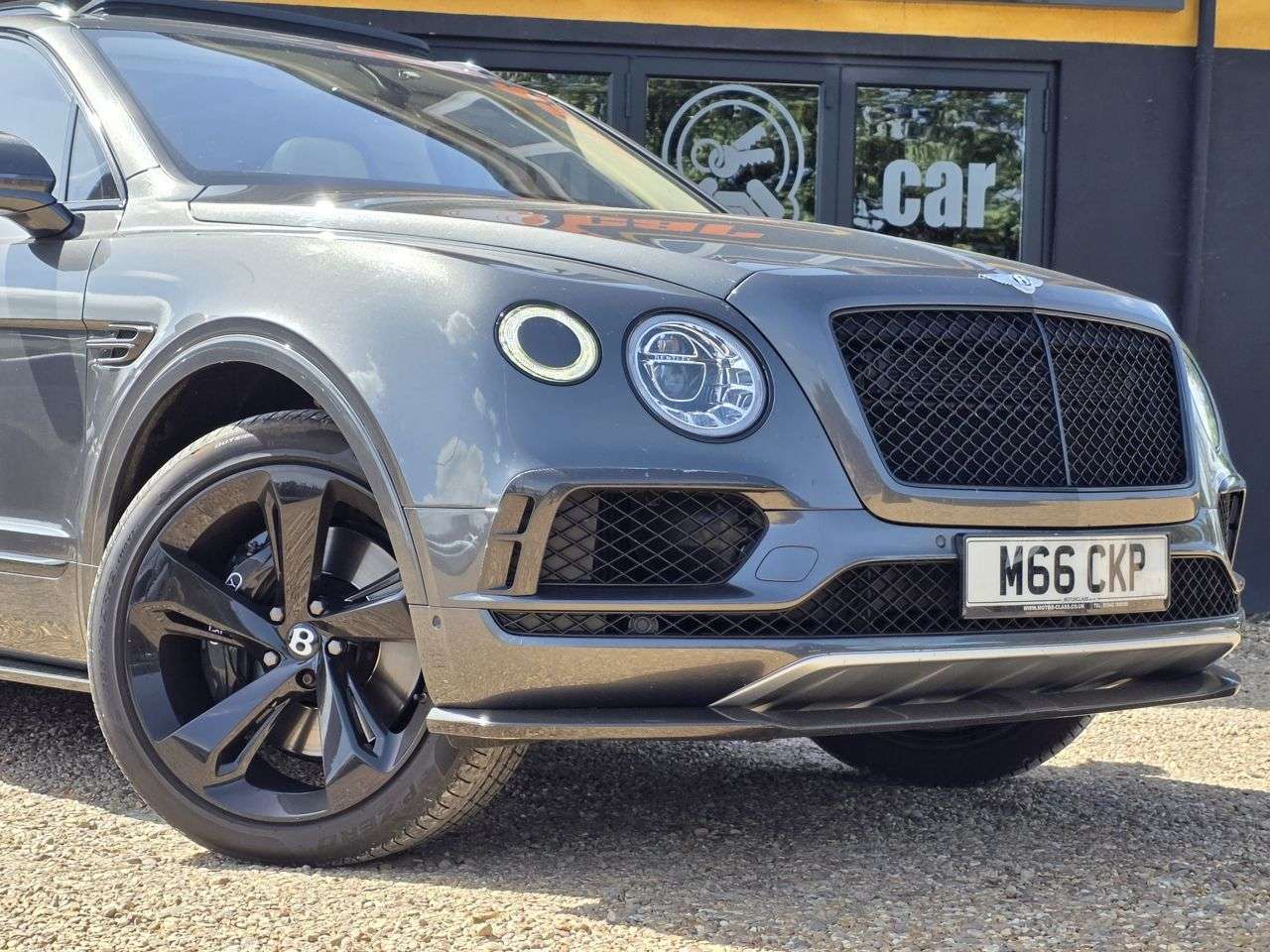 A 2021 BENTLEY BENTAYGA 6.0 W12 SUV 5dr Petrol Auto 4WD Euro 6 (s/s) (608 ps) 22" ALLOYS + MASSAGE A 2021 BENTLEY BENTAYGA 6.0 W12 SUV 5dr Petrol Auto 4WD Euro 6 (s/s) (608 ps) 22" ALLOYS + MASSAGE