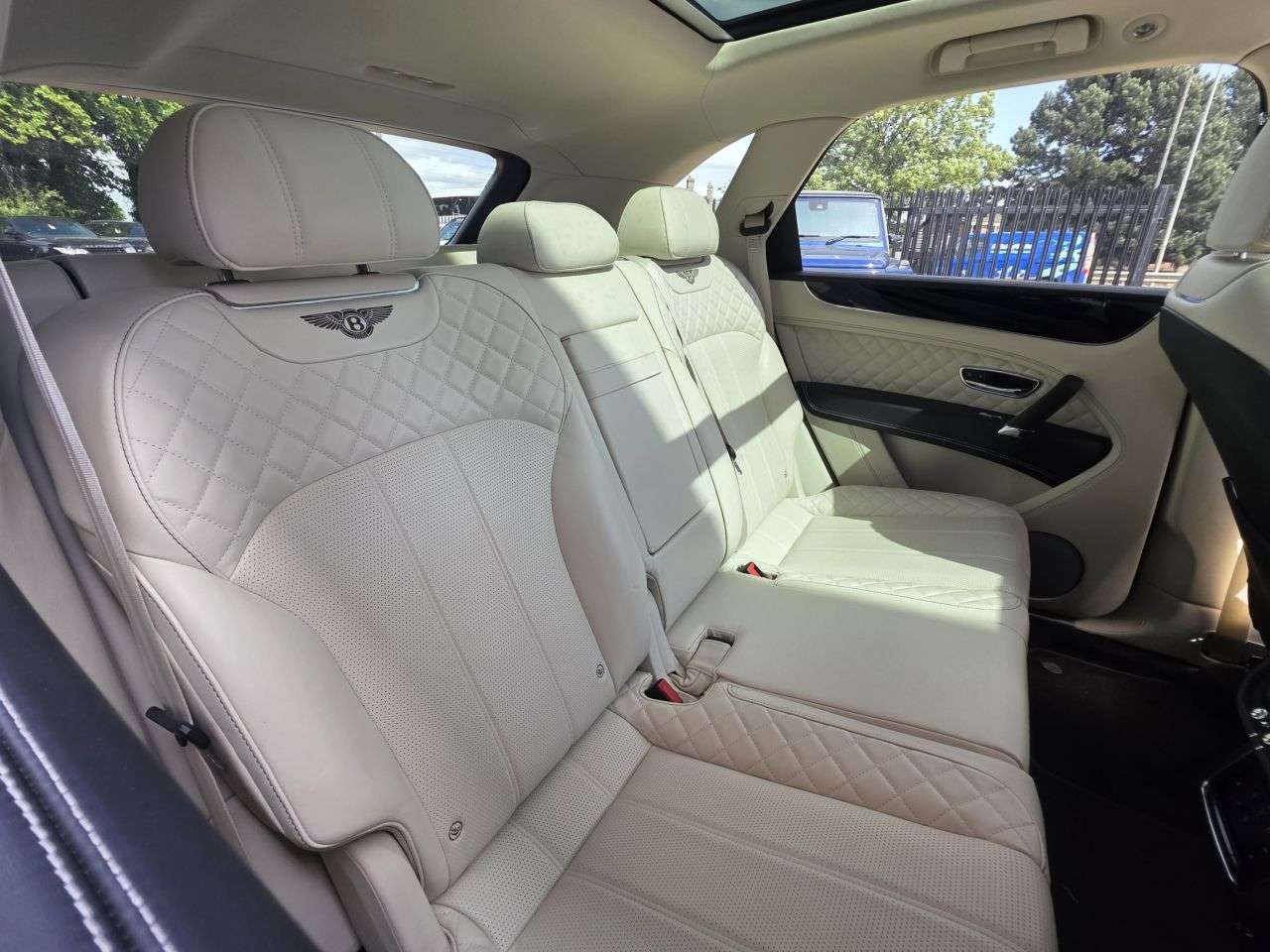 2021 BENTLEY BENTAYGA 2021 BENTLEY BENTAYGA