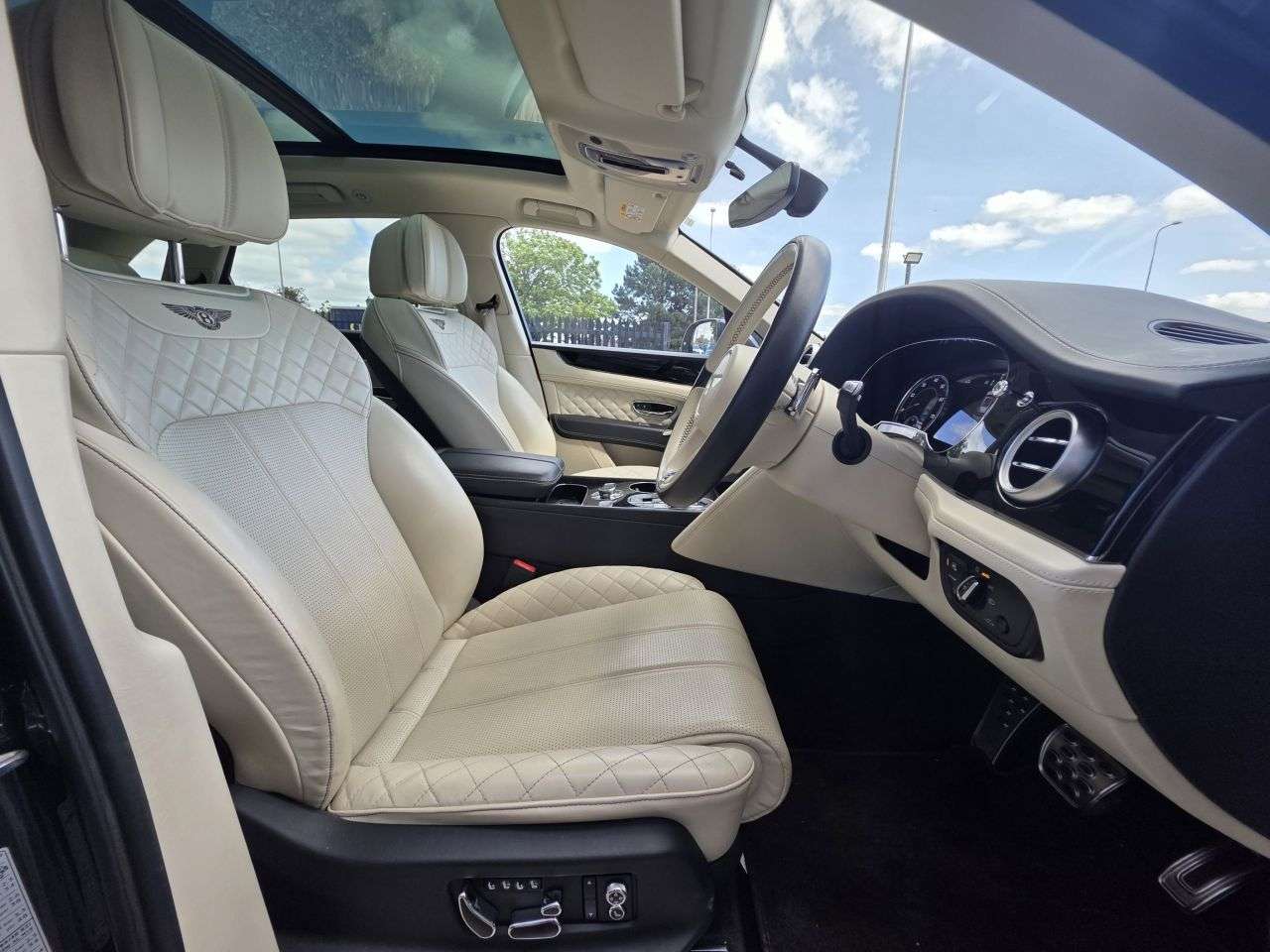 2021 BENTLEY BENTAYGA 2021 BENTLEY BENTAYGA
