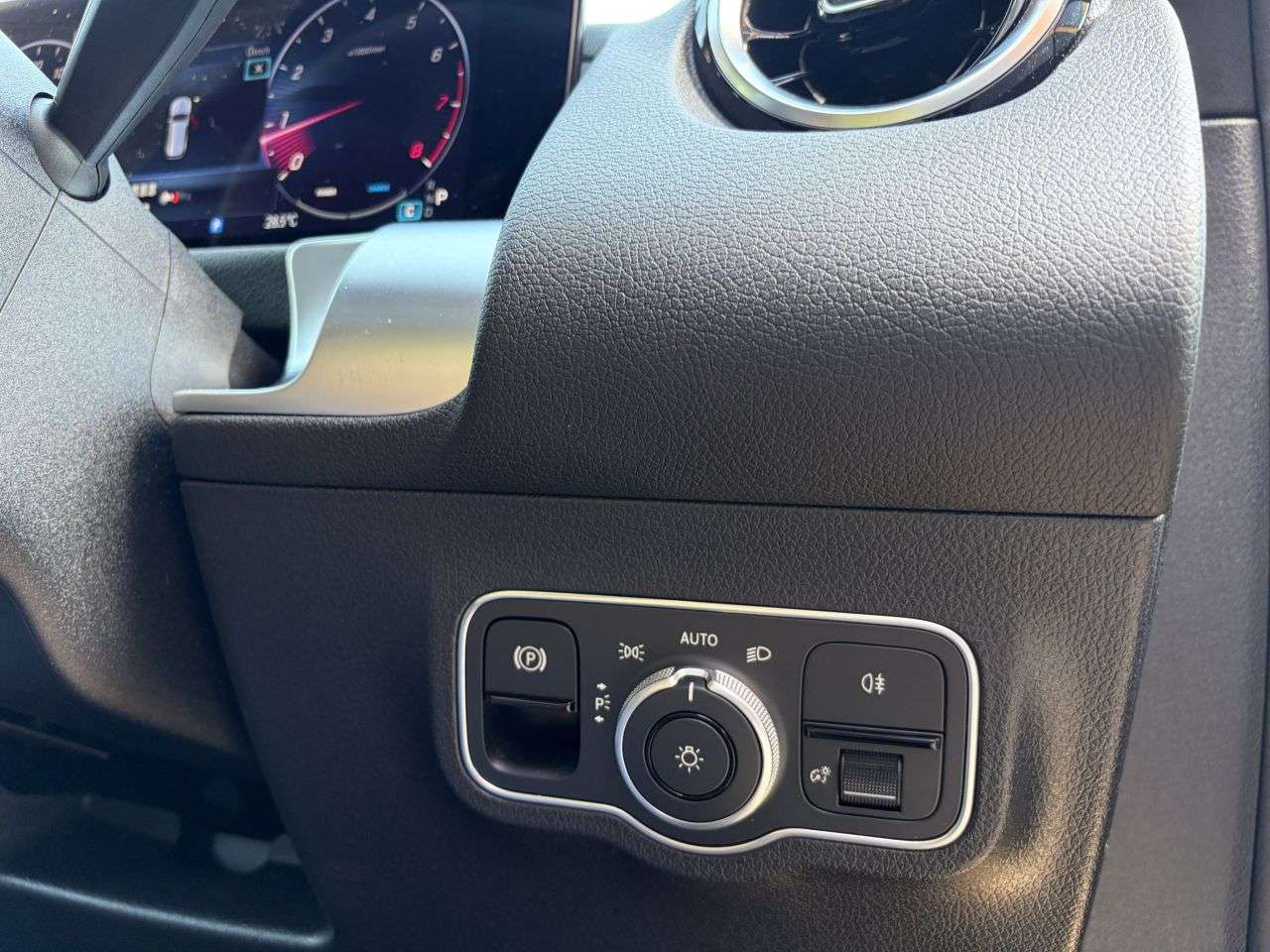 2026 MERCEDES-BENZ GLB 2026 MERCEDES-BENZ GLB