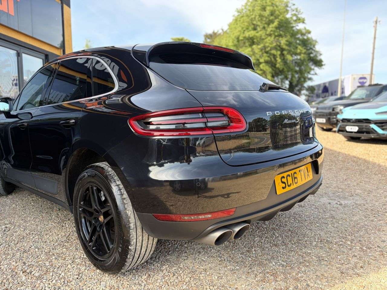 2016 PORSCHE MACAN 2016 PORSCHE MACAN
