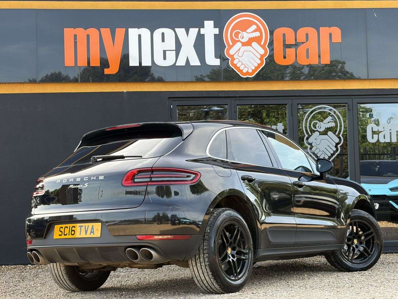 2016 PORSCHE MACAN 2016 PORSCHE MACAN