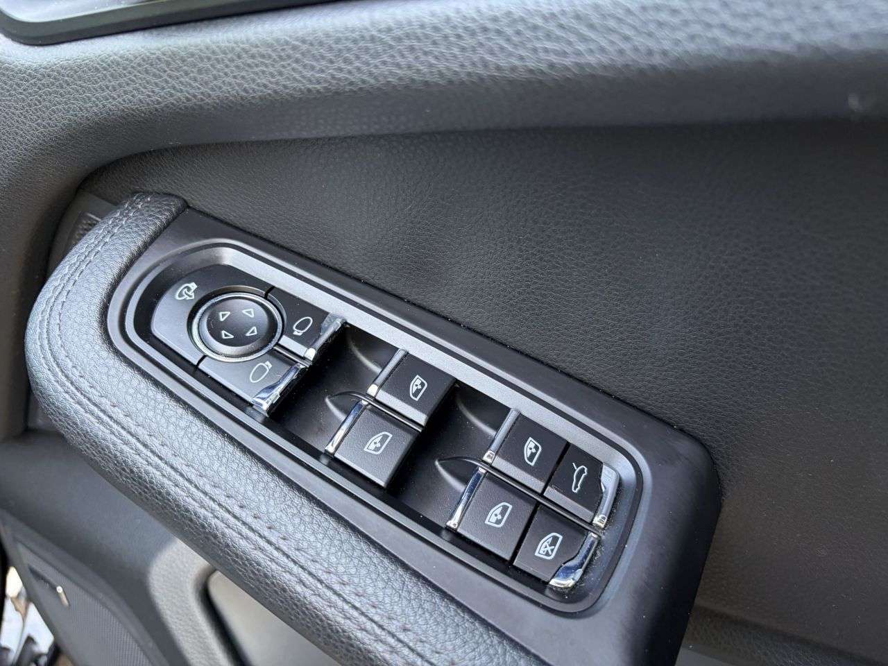 2016 PORSCHE MACAN 2016 PORSCHE MACAN