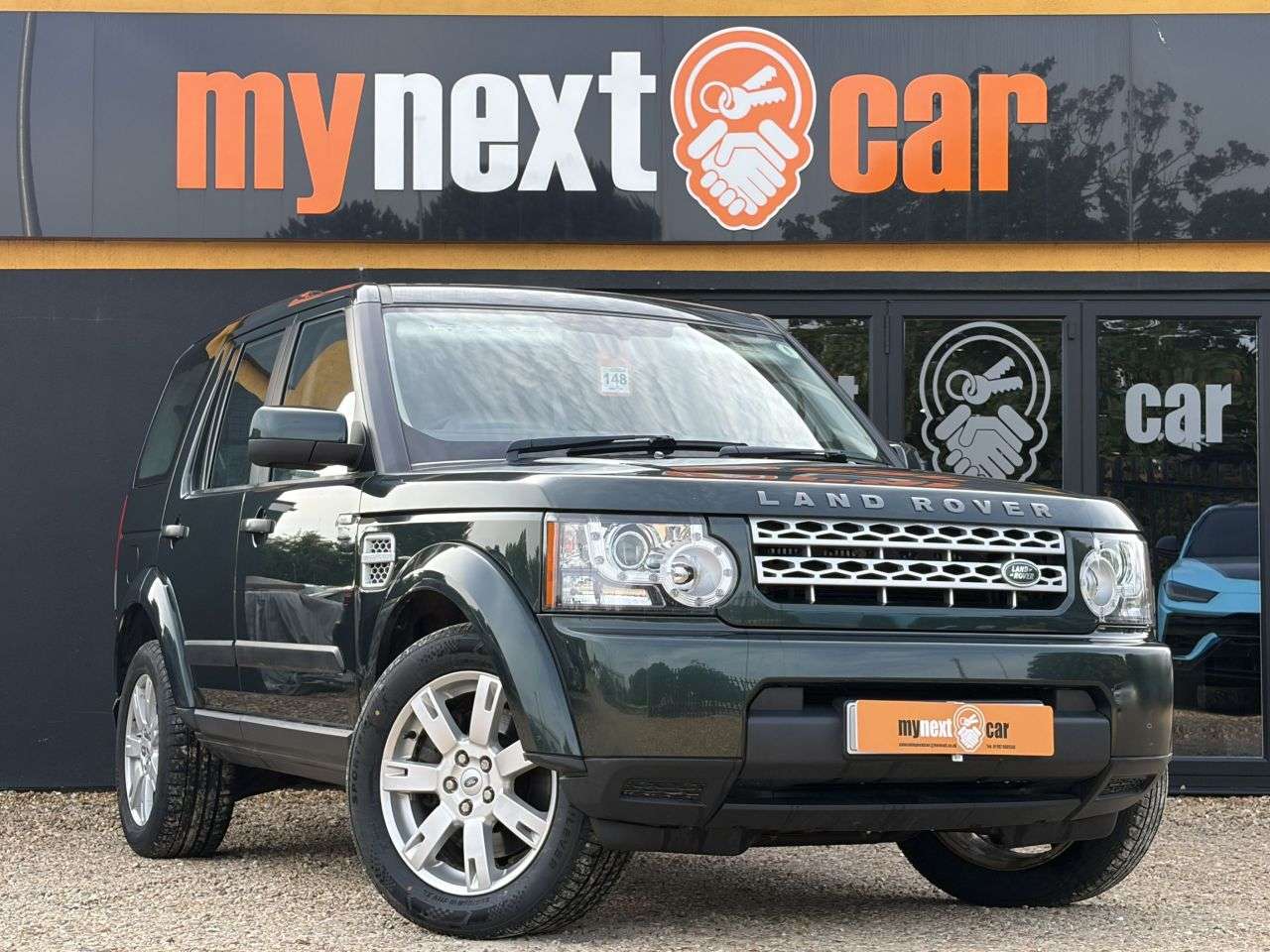 A 2011 LAND ROVER DISCOVERY 4 3.0 SD V6 GS SUV 5dr Diesel Auto 4WD Euro 5 (255 bhp) 7 SEATS/ TOW BAR/ AIR A 2011 LAND ROVER DISCOVERY 4 3.0 SD V6 GS SUV 5dr Diesel Auto 4WD Euro 5 (255 bhp) 7 SEATS/ TOW BAR/ AIR