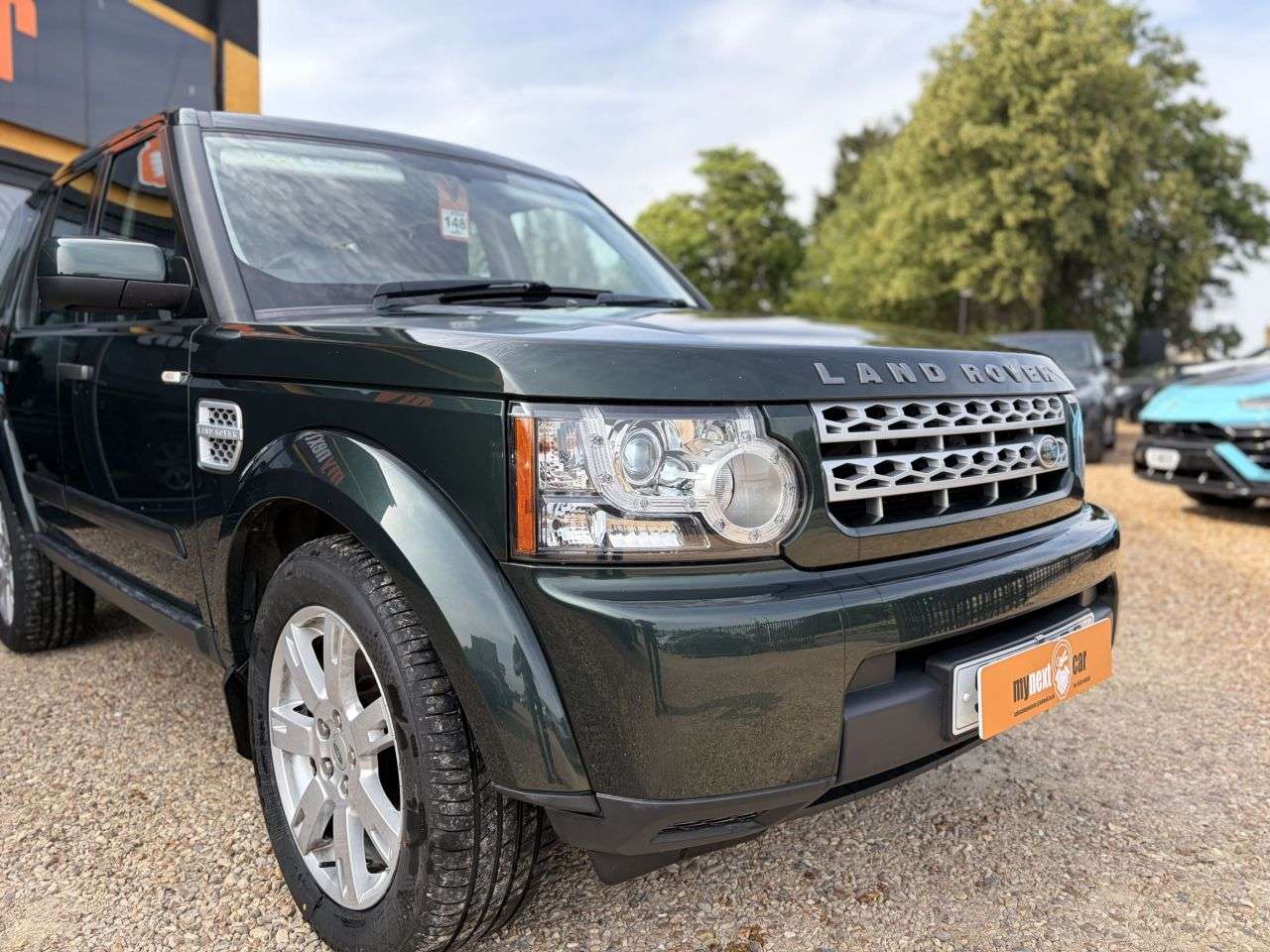 A 2011 LAND ROVER DISCOVERY 4 3.0 SD V6 GS SUV 5dr Diesel Auto 4WD Euro 5 (255 bhp) 7 SEATS/ TOW BAR/ AIR A 2011 LAND ROVER DISCOVERY 4 3.0 SD V6 GS SUV 5dr Diesel Auto 4WD Euro 5 (255 bhp) 7 SEATS/ TOW BAR/ AIR