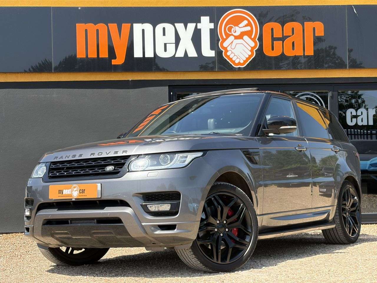 A 2014 LAND ROVER RANGE ROVER SPORT 4.4 SD V8 Autobiography Dynamic SUV 5dr Diesel Auto 4WD Euro 5 (339 ps) * D A 2014 LAND ROVER RANGE ROVER SPORT 4.4 SD V8 Autobiography Dynamic SUV 5dr Diesel Auto 4WD Euro 5 (339 ps) * D