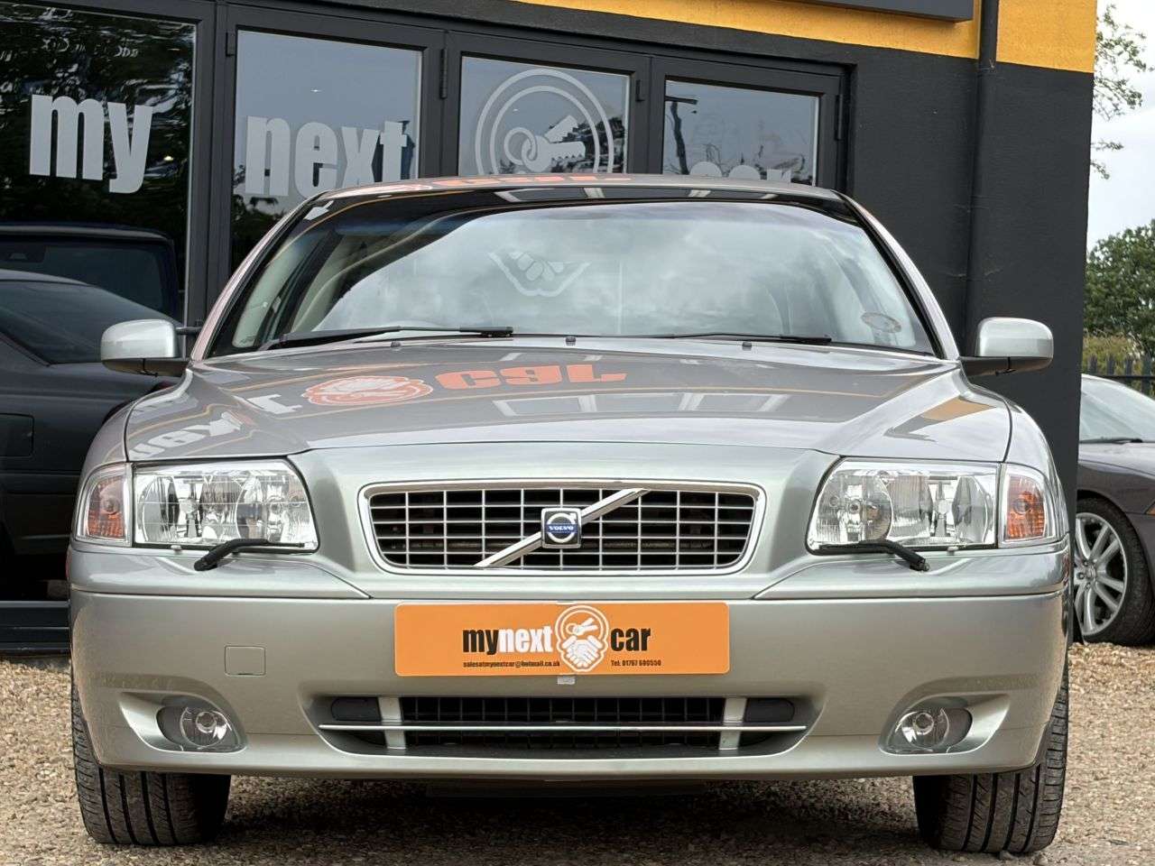 A 2004 VOLVO S80 2.9 T6 SE Saloon 4dr Petrol Geartronic (259 g/km, 272 bhp) FULL LEATHER + C A 2004 VOLVO S80 2.9 T6 SE Saloon 4dr Petrol Geartronic (259 g/km, 272 bhp) FULL LEATHER + C