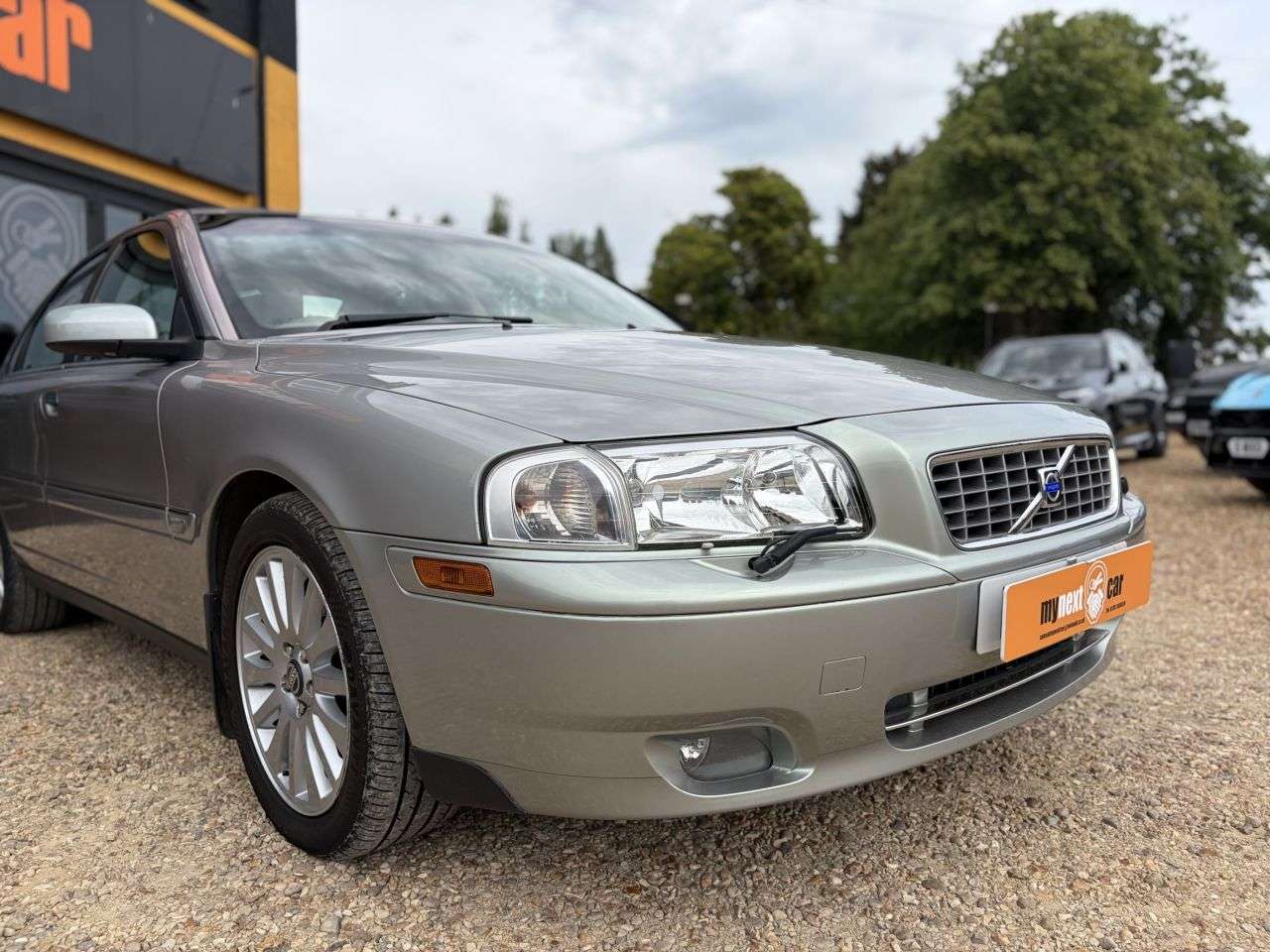 A 2004 VOLVO S80 2.9 T6 SE Saloon 4dr Petrol Geartronic (259 g/km, 272 bhp) FULL LEATHER + C A 2004 VOLVO S80 2.9 T6 SE Saloon 4dr Petrol Geartronic (259 g/km, 272 bhp) FULL LEATHER + C