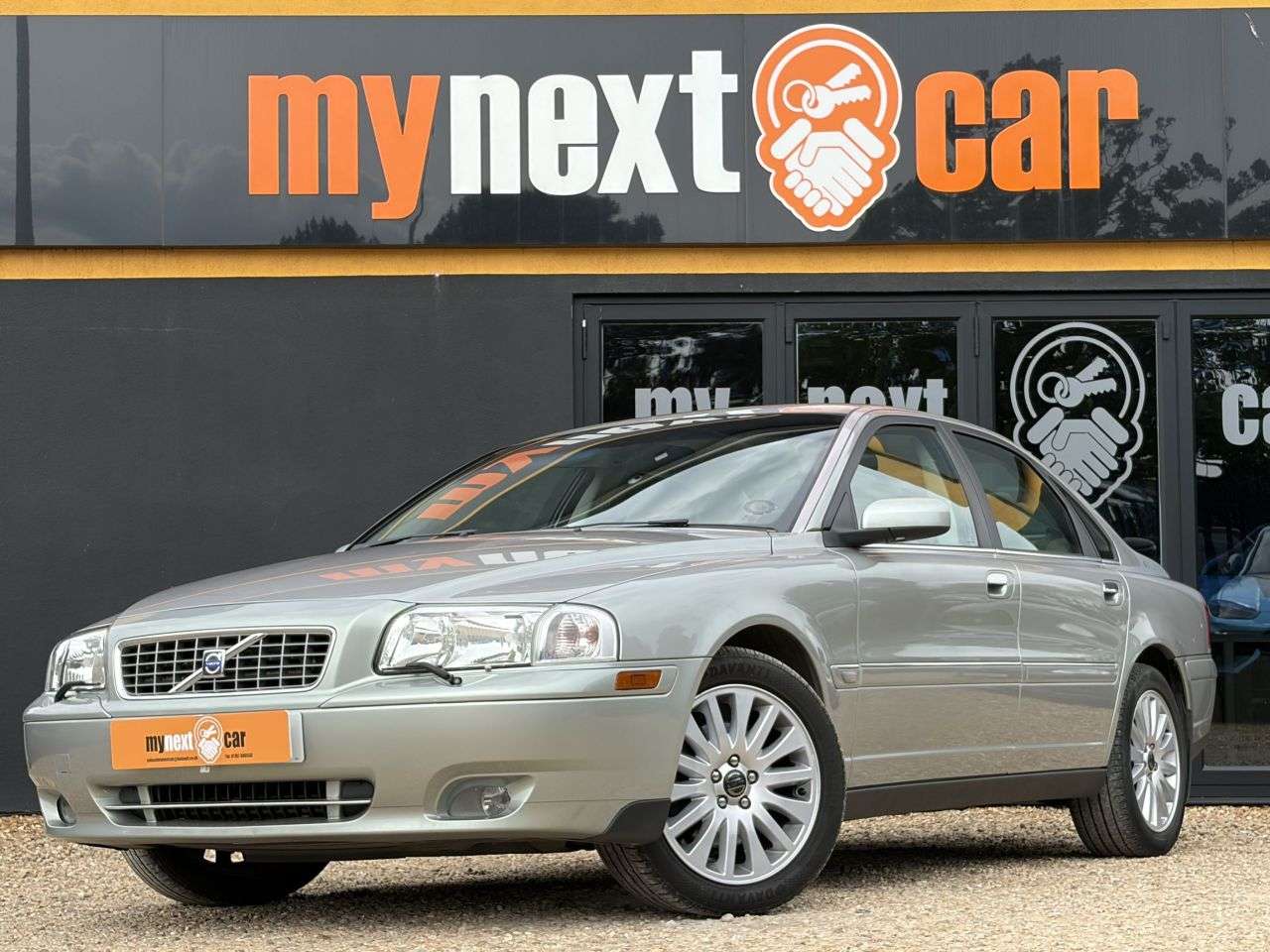 A 2004 VOLVO S80 2.9 T6 SE Saloon 4dr Petrol Geartronic (259 g/km, 272 bhp) FULL LEATHER + C A 2004 VOLVO S80 2.9 T6 SE Saloon 4dr Petrol Geartronic (259 g/km, 272 bhp) FULL LEATHER + C