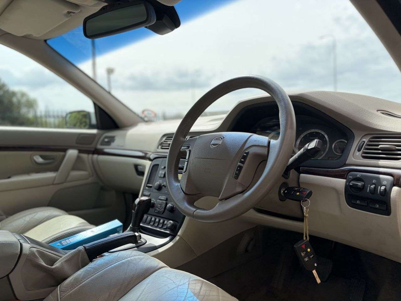 2004 VOLVO S80 2004 VOLVO S80