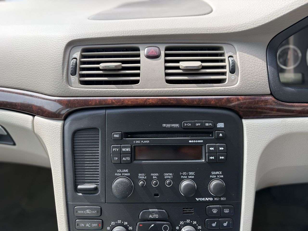 2004 VOLVO S80 2004 VOLVO S80