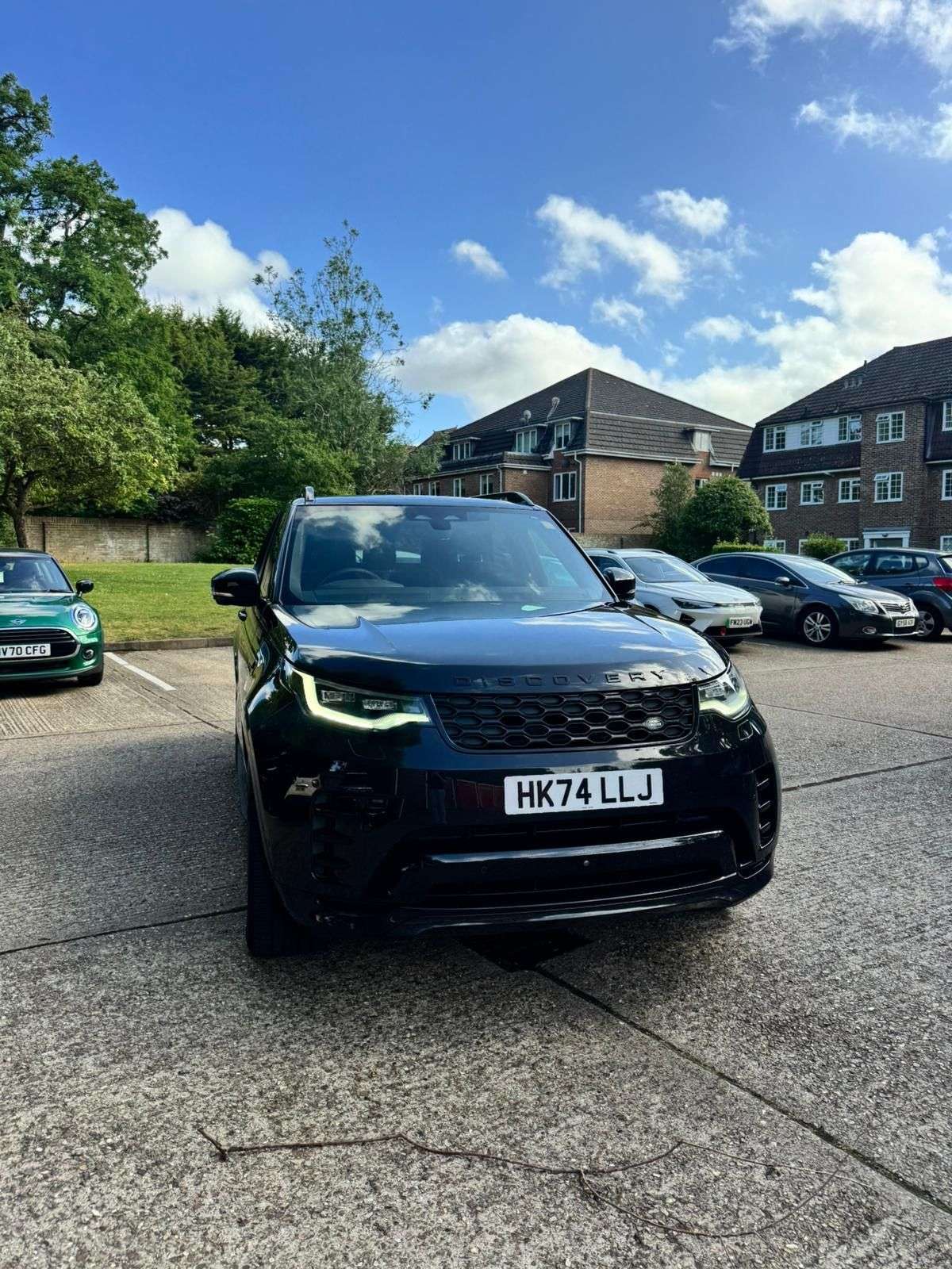 A 2024 LAND ROVER DISCOVERY 3.0 D350 MHEV Dynamic SE SUV 5dr Diesel Auto 4WD Euro 6 (s/s) (350 ps) FLRS A 2024 LAND ROVER DISCOVERY 3.0 D350 MHEV Dynamic SE SUV 5dr Diesel Auto 4WD Euro 6 (s/s) (350 ps) FLRS