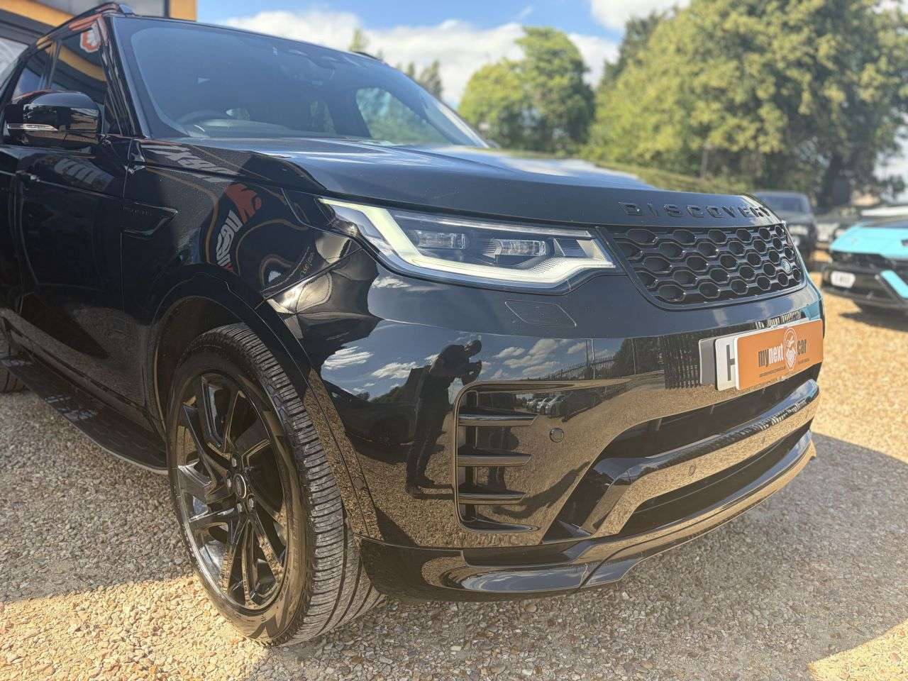 A 2024 LAND ROVER DISCOVERY 3.0 D350 MHEV Dynamic SE SUV 5dr Diesel Auto 4WD Euro 6 (s/s) (350 ps) FLRS A 2024 LAND ROVER DISCOVERY 3.0 D350 MHEV Dynamic SE SUV 5dr Diesel Auto 4WD Euro 6 (s/s) (350 ps) FLRS