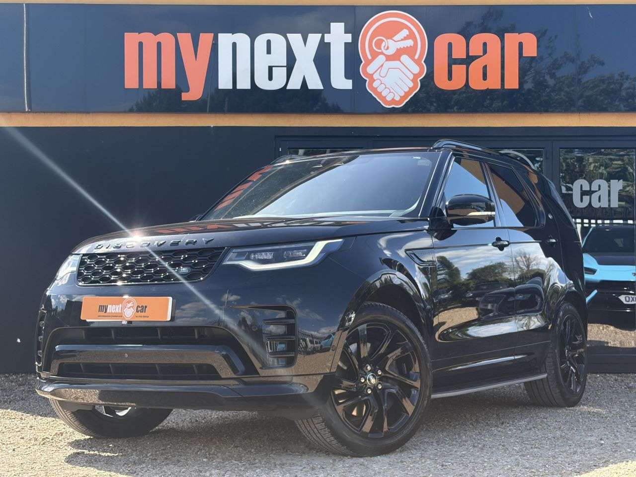 A 2024 LAND ROVER DISCOVERY 3.0 D350 MHEV Dynamic SE SUV 5dr Diesel Auto 4WD Euro 6 (s/s) (350 ps) FLRS A 2024 LAND ROVER DISCOVERY 3.0 D350 MHEV Dynamic SE SUV 5dr Diesel Auto 4WD Euro 6 (s/s) (350 ps) FLRS