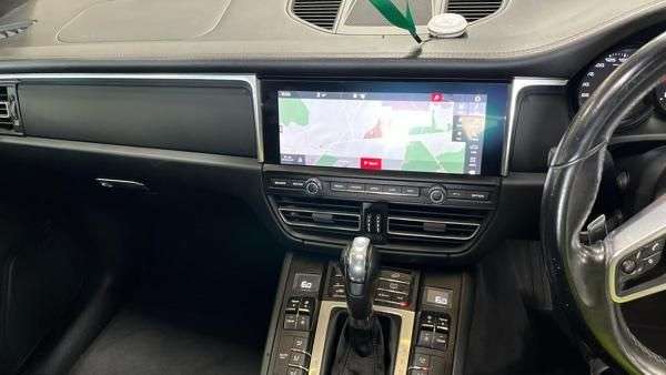 2018 PORSCHE MACAN 2018 PORSCHE MACAN