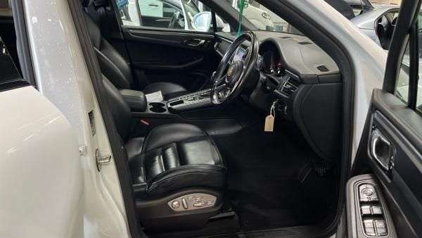 2018 PORSCHE MACAN 2018 PORSCHE MACAN