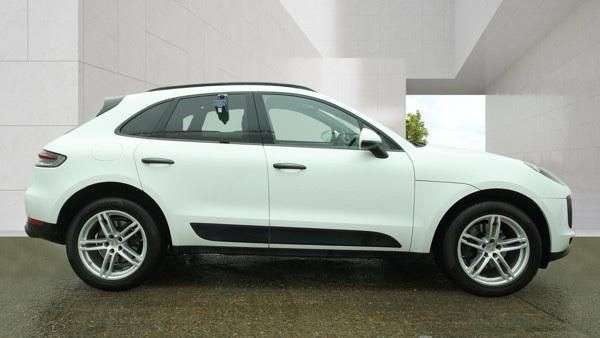 2018 PORSCHE MACAN 2018 PORSCHE MACAN