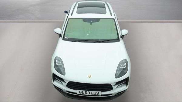 A 2018 PORSCHE MACAN 2.0T SUV 5dr Petrol PDK 4WD Euro 6 (s/s) (245 ps) A 2018 PORSCHE MACAN 2.0T SUV 5dr Petrol PDK 4WD Euro 6 (s/s) (245 ps)