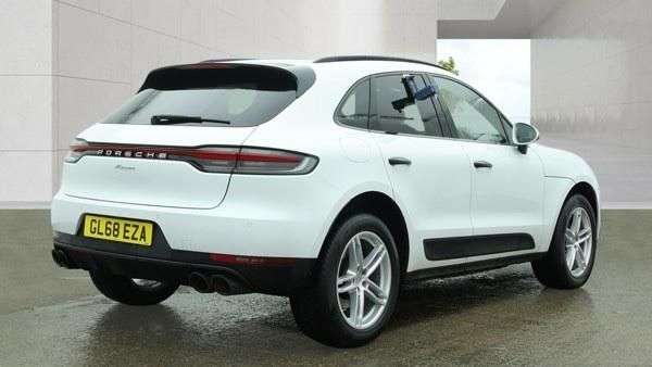 2018 PORSCHE MACAN 2018 PORSCHE MACAN