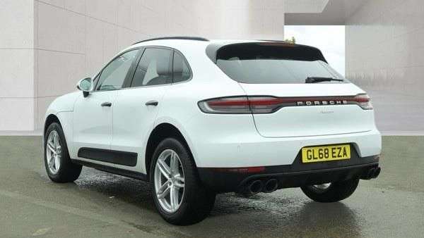2018 PORSCHE MACAN 2018 PORSCHE MACAN