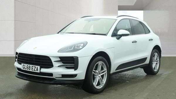 A 2018 PORSCHE MACAN 2.0T SUV 5dr Petrol PDK 4WD Euro 6 (s/s) (245 ps) A 2018 PORSCHE MACAN 2.0T SUV 5dr Petrol PDK 4WD Euro 6 (s/s) (245 ps)
