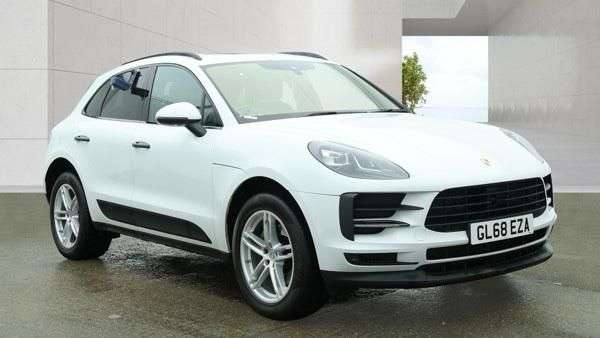 A 2018 PORSCHE MACAN 2.0T SUV 5dr Petrol PDK 4WD Euro 6 (s/s) (245 ps) A 2018 PORSCHE MACAN 2.0T SUV 5dr Petrol PDK 4WD Euro 6 (s/s) (245 ps)