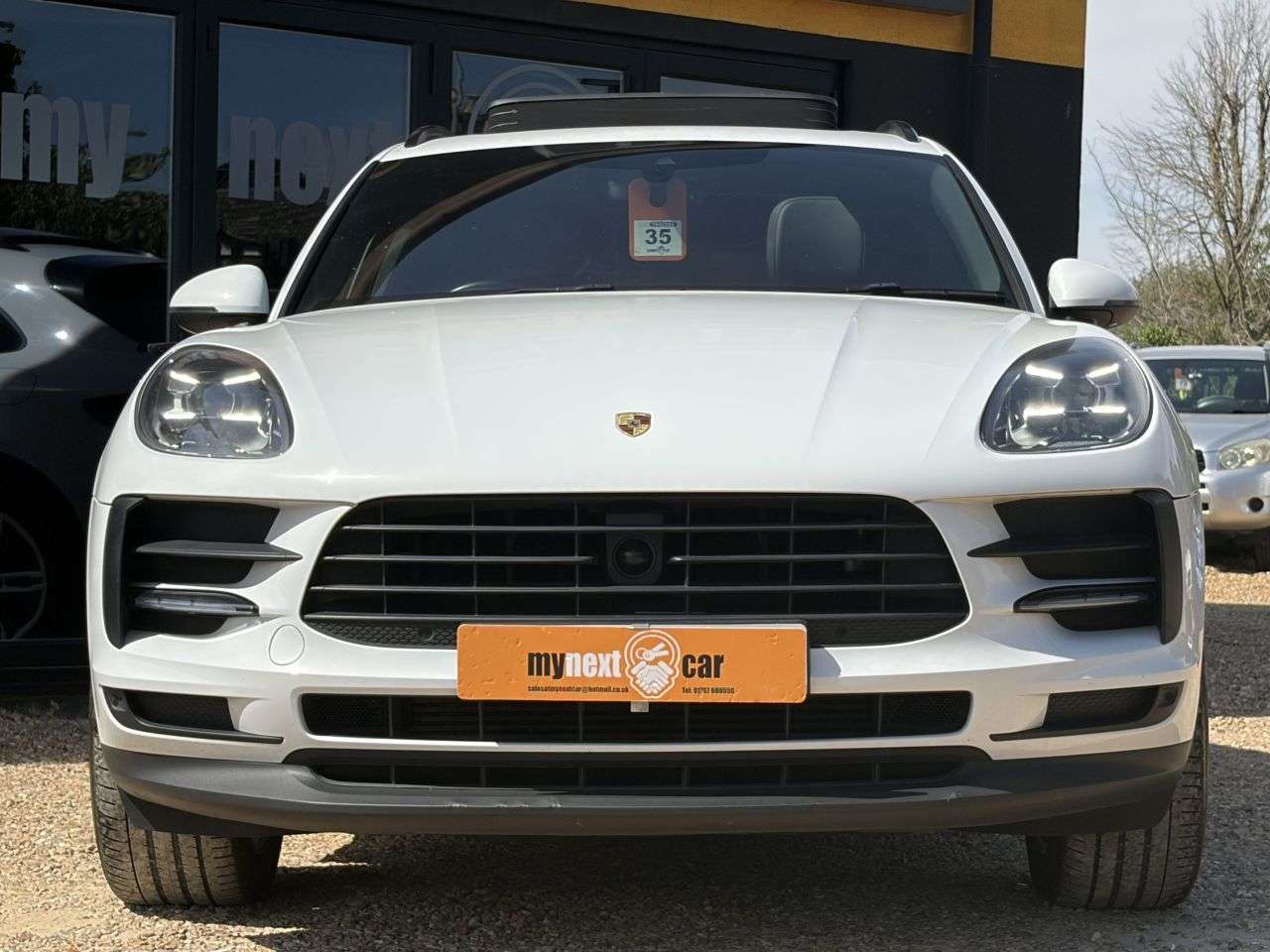 A 2018 PORSCHE MACAN 2.0T SUV 5dr Petrol PDK 4WD Euro 6 (s/s) (245 ps) A 2018 PORSCHE MACAN 2.0T SUV 5dr Petrol PDK 4WD Euro 6 (s/s) (245 ps)