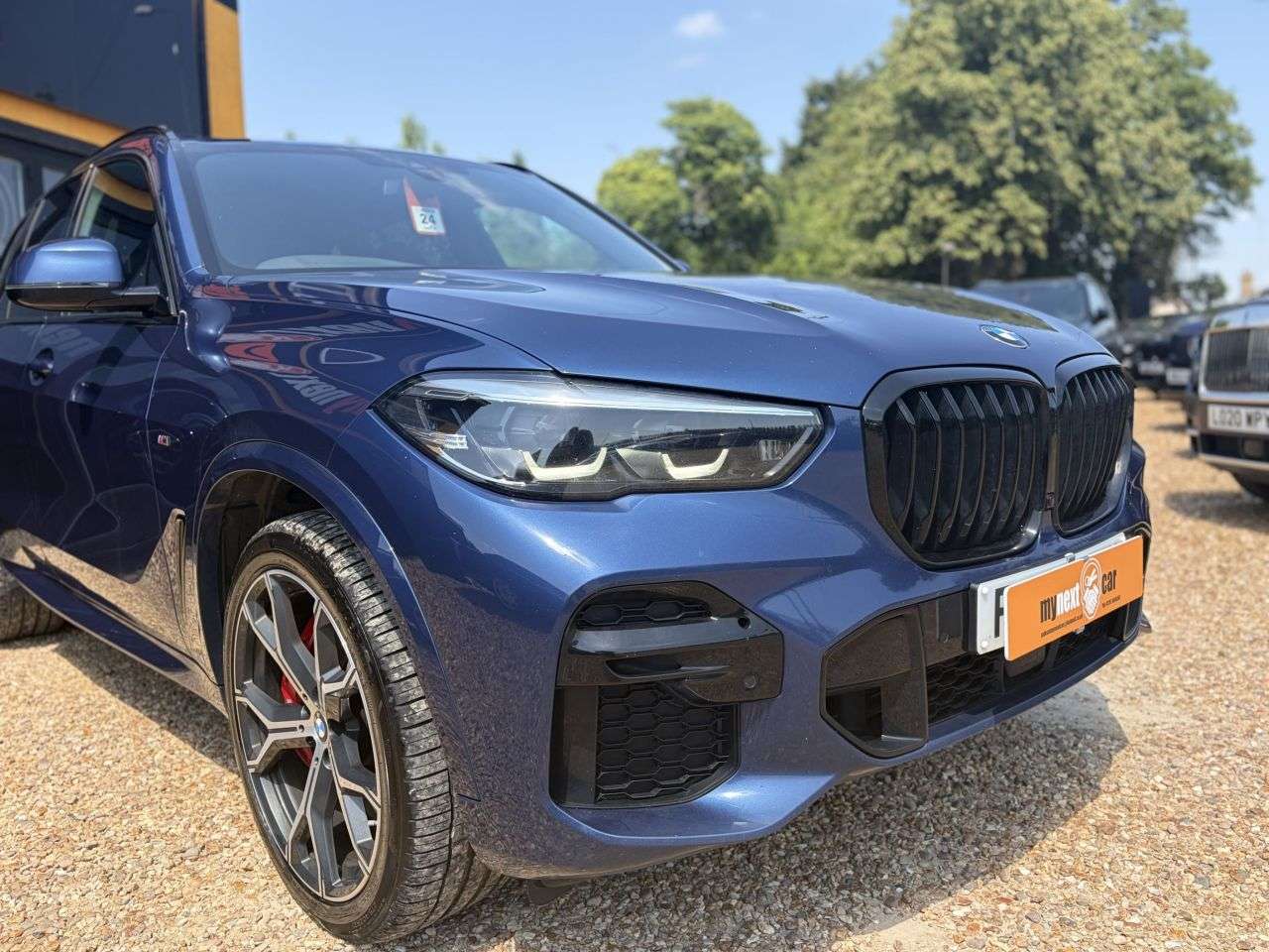 A 2022 BMW X5 3.0 40d MHT M Sport SUV 5dr Diesel Hybrid Auto xDrive Euro 6 (s/s) (340 ps) A 2022 BMW X5 3.0 40d MHT M Sport SUV 5dr Diesel Hybrid Auto xDrive Euro 6 (s/s) (340 ps)