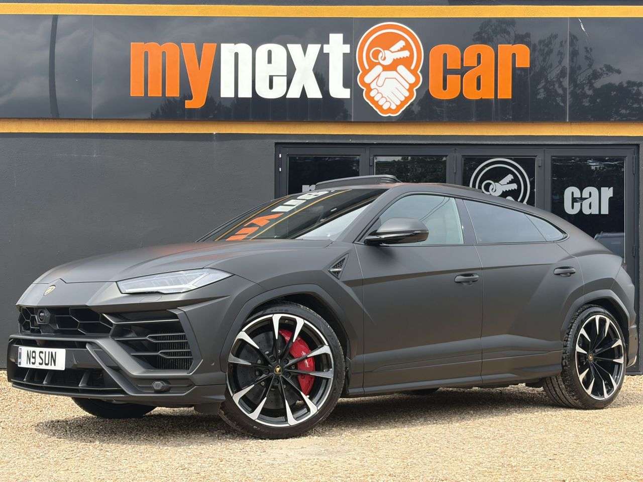A 2020 LAMBORGHINI URUS 4.0 V8 BiTurbo SUV 5dr Petrol Auto 4WD Euro 6 (650 ps) Head Up Display - HU A 2020 LAMBORGHINI URUS 4.0 V8 BiTurbo SUV 5dr Petrol Auto 4WD Euro 6 (650 ps) Head Up Display - HU