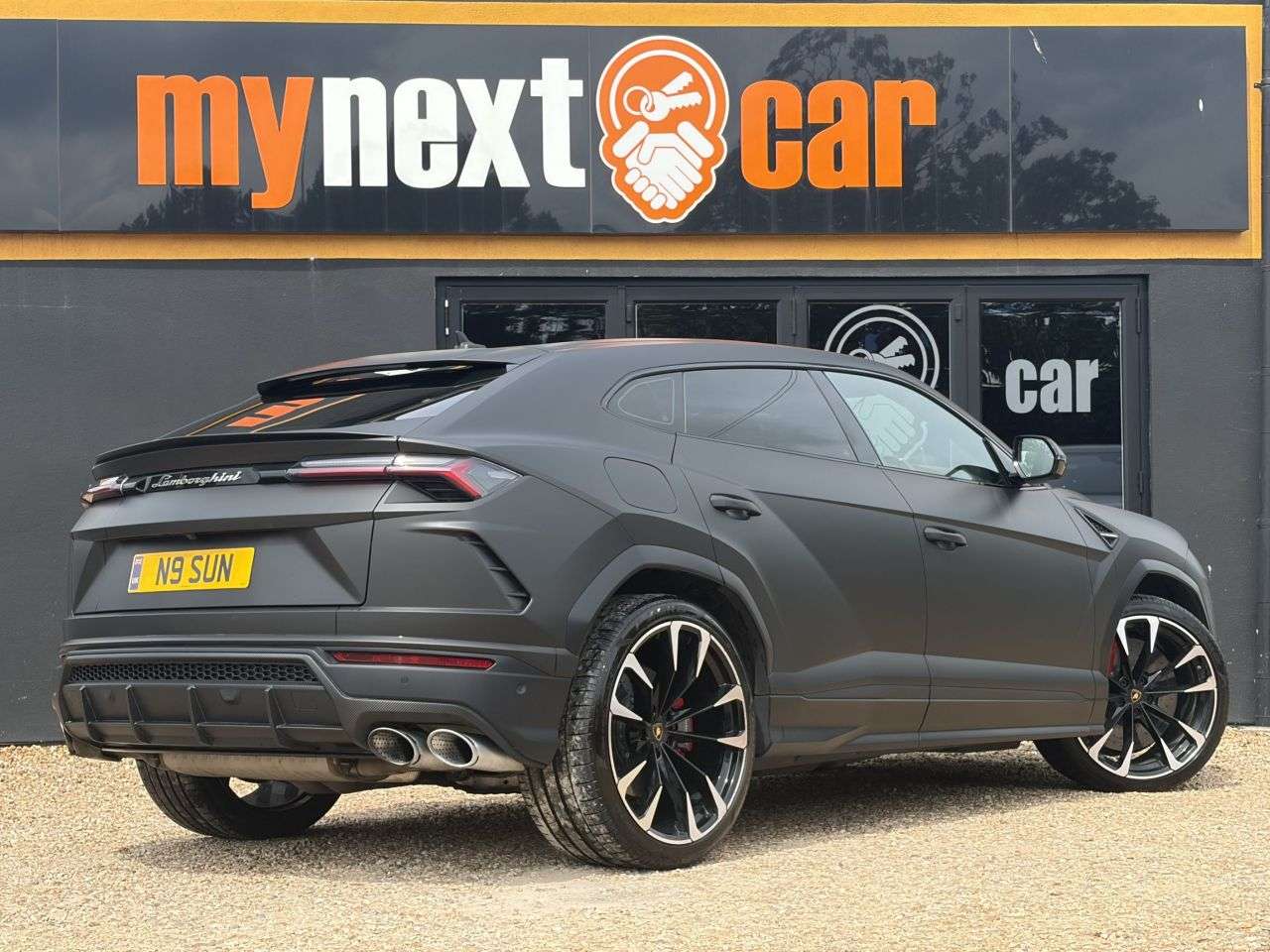 2020 LAMBORGHINI URUS 2020 LAMBORGHINI URUS