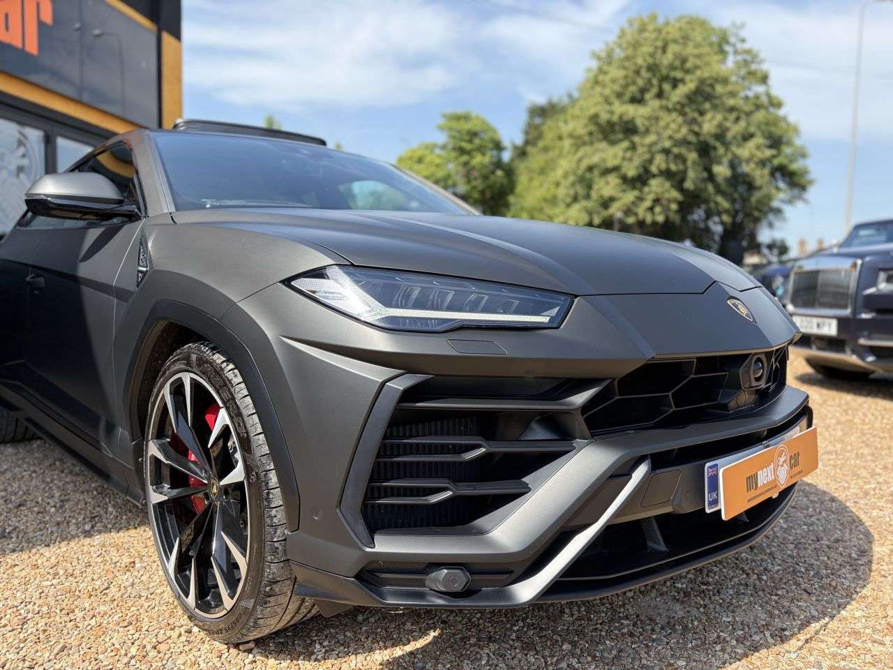 A 2020 LAMBORGHINI URUS 4.0 V8 BiTurbo SUV 5dr Petrol Auto 4WD Euro 6 (650 ps) Head Up Display - HU A 2020 LAMBORGHINI URUS 4.0 V8 BiTurbo SUV 5dr Petrol Auto 4WD Euro 6 (650 ps) Head Up Display - HU