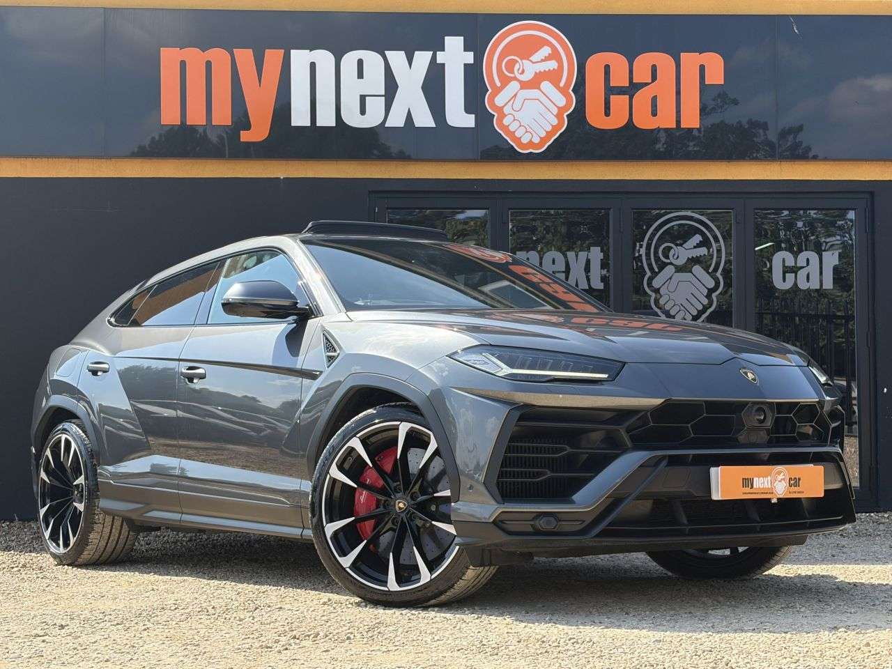 A 2020 LAMBORGHINI URUS 4.0 V8 BiTurbo SUV 5dr Petrol Auto 4WD Euro 6 (650 ps) Head Up Display - HU A 2020 LAMBORGHINI URUS 4.0 V8 BiTurbo SUV 5dr Petrol Auto 4WD Euro 6 (650 ps) Head Up Display - HU