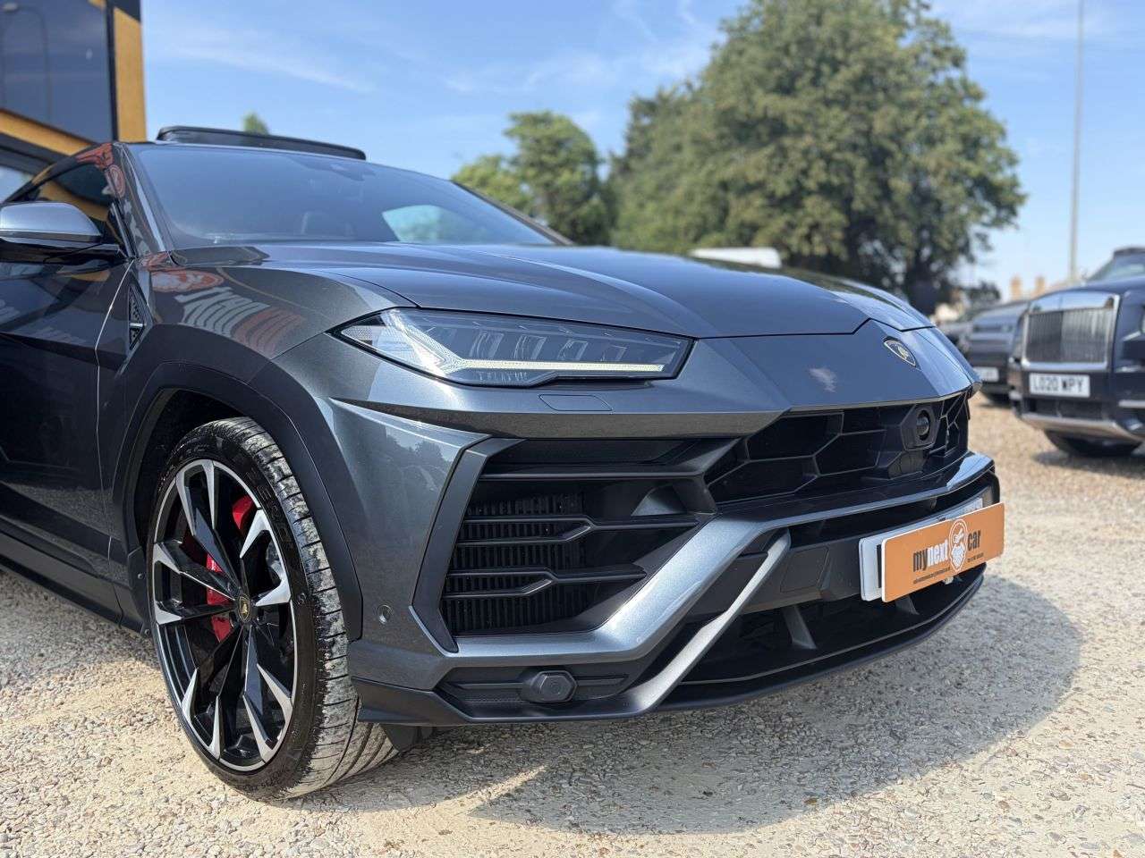 A 2020 LAMBORGHINI URUS 4.0 V8 BiTurbo SUV 5dr Petrol Auto 4WD Euro 6 (650 ps) Head Up Display - HU A 2020 LAMBORGHINI URUS 4.0 V8 BiTurbo SUV 5dr Petrol Auto 4WD Euro 6 (650 ps) Head Up Display - HU