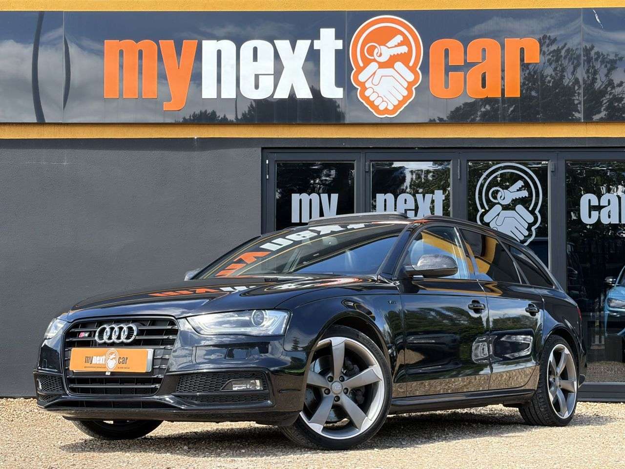 A 2014 AUDI S4 AVANT 3.0 TFSI V6 Black Edition Estate 5dr Petrol S Tronic quattro Euro 5 (s/s) ( A 2014 AUDI S4 AVANT 3.0 TFSI V6 Black Edition Estate 5dr Petrol S Tronic quattro Euro 5 (s/s) (