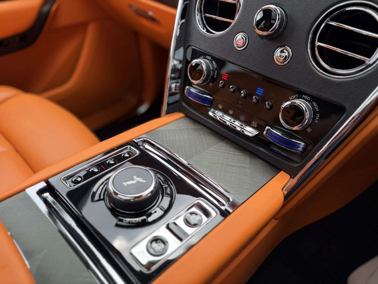 2020 ROLLS-ROYCE CULLINAN 2020 ROLLS-ROYCE CULLINAN