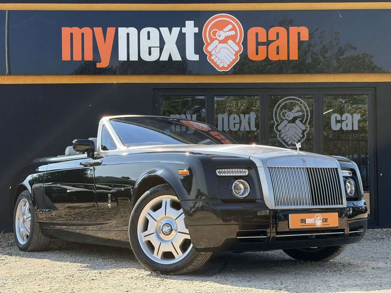A 2008 ROLLS-ROYCE PHANTOM 6.7 V12 Drophead Coupe 2dr Petrol Auto Euro 4 (453 bhp) STEEL BONNET/ 2 KEY A 2008 ROLLS-ROYCE PHANTOM 6.7 V12 Drophead Coupe 2dr Petrol Auto Euro 4 (453 bhp) STEEL BONNET/ 2 KEY