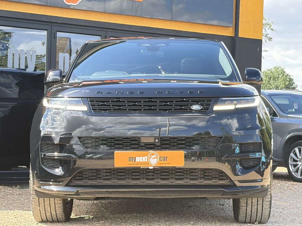 A 2025 LAND ROVER RANGE ROVER SPORT 3.0 D300 MHEV Stealth Edition SUV 5dr Diesel Auto 4WD Euro 6 (s/s) (300 ps) A 2025 LAND ROVER RANGE ROVER SPORT 3.0 D300 MHEV Stealth Edition SUV 5dr Diesel Auto 4WD Euro 6 (s/s) (300 ps)
