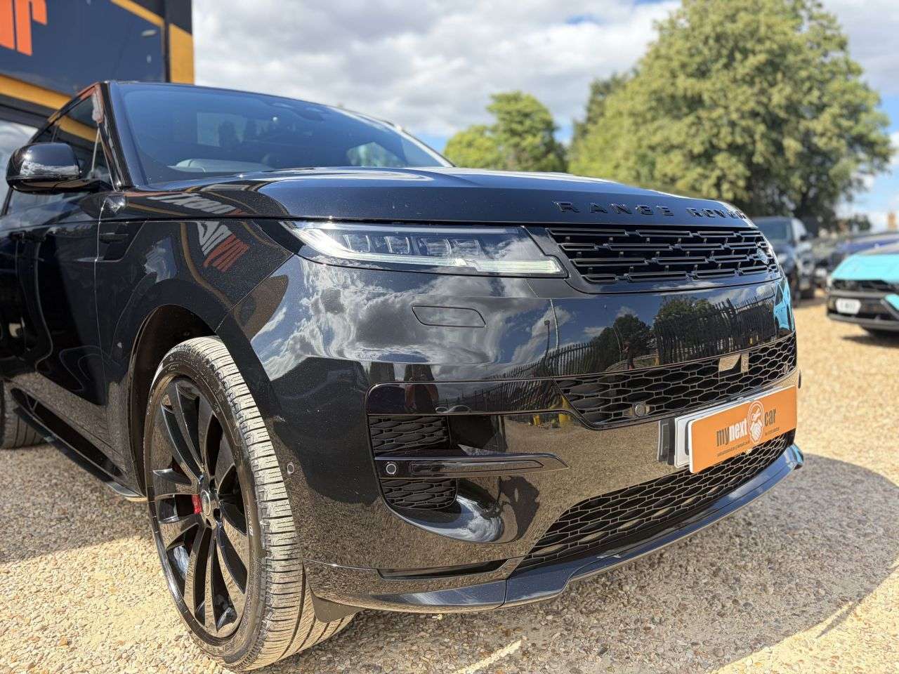 A 2025 LAND ROVER RANGE ROVER SPORT 3.0 D300 MHEV Stealth Edition SUV 5dr Diesel Auto 4WD Euro 6 (s/s) (300 ps) A 2025 LAND ROVER RANGE ROVER SPORT 3.0 D300 MHEV Stealth Edition SUV 5dr Diesel Auto 4WD Euro 6 (s/s) (300 ps)
