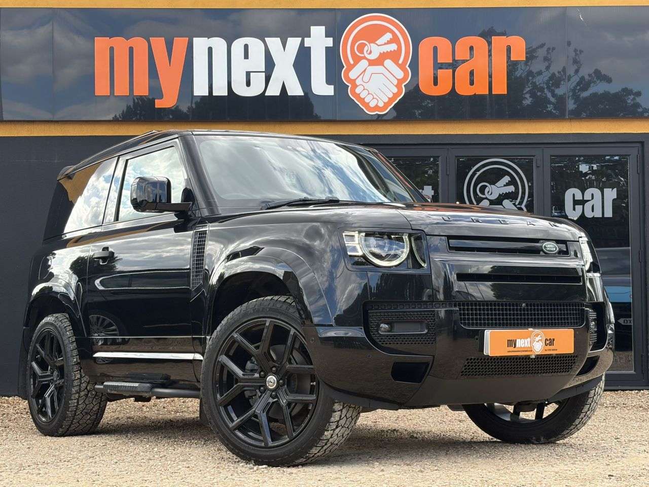 A 2021 LAND ROVER DEFENDER 90 3.0 D200 MHEV Hard Top SUV 3dr Diesel Auto 4WD SWB Euro 6 (s/s) (200 ps) UR A 2021 LAND ROVER DEFENDER 90 3.0 D200 MHEV Hard Top SUV 3dr Diesel Auto 4WD SWB Euro 6 (s/s) (200 ps) UR