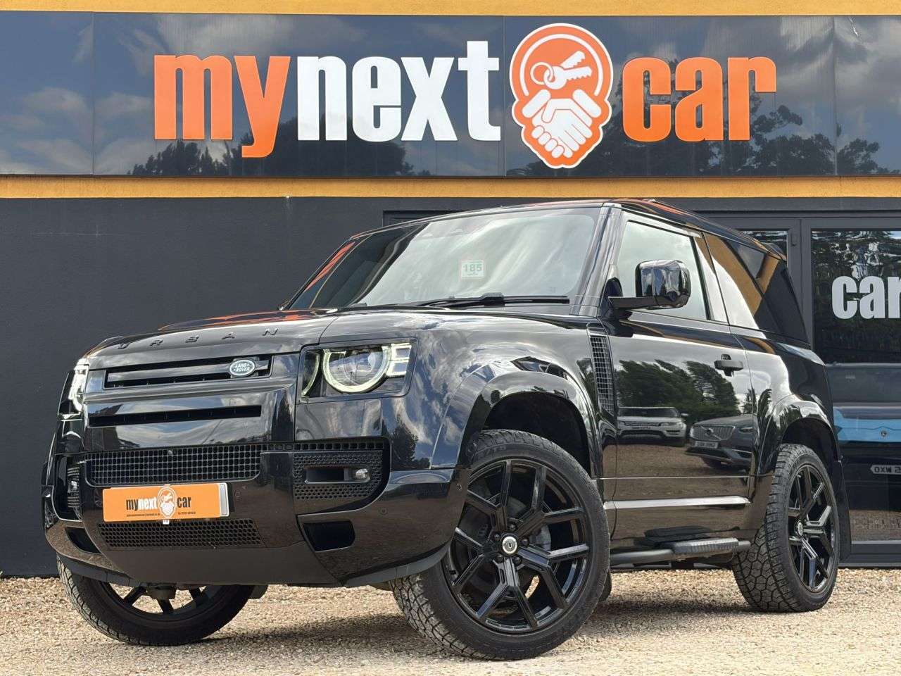 A 2021 LAND ROVER DEFENDER 90 3.0 D200 MHEV Hard Top SUV 3dr Diesel Auto 4WD SWB Euro 6 (s/s) (200 ps) UR A 2021 LAND ROVER DEFENDER 90 3.0 D200 MHEV Hard Top SUV 3dr Diesel Auto 4WD SWB Euro 6 (s/s) (200 ps) UR