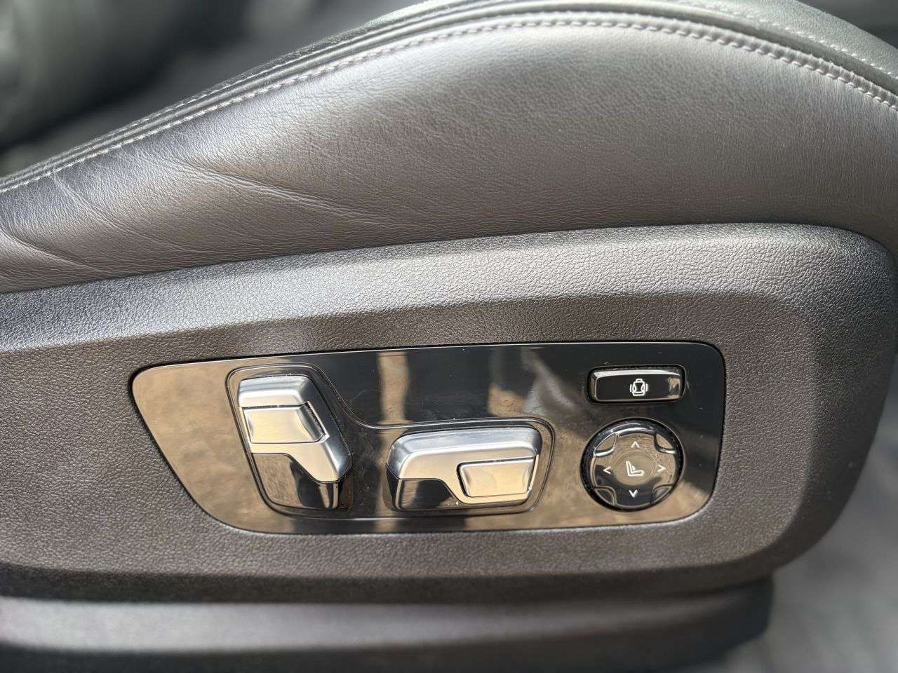 2023 BMW X6 M 2023 BMW X6 M