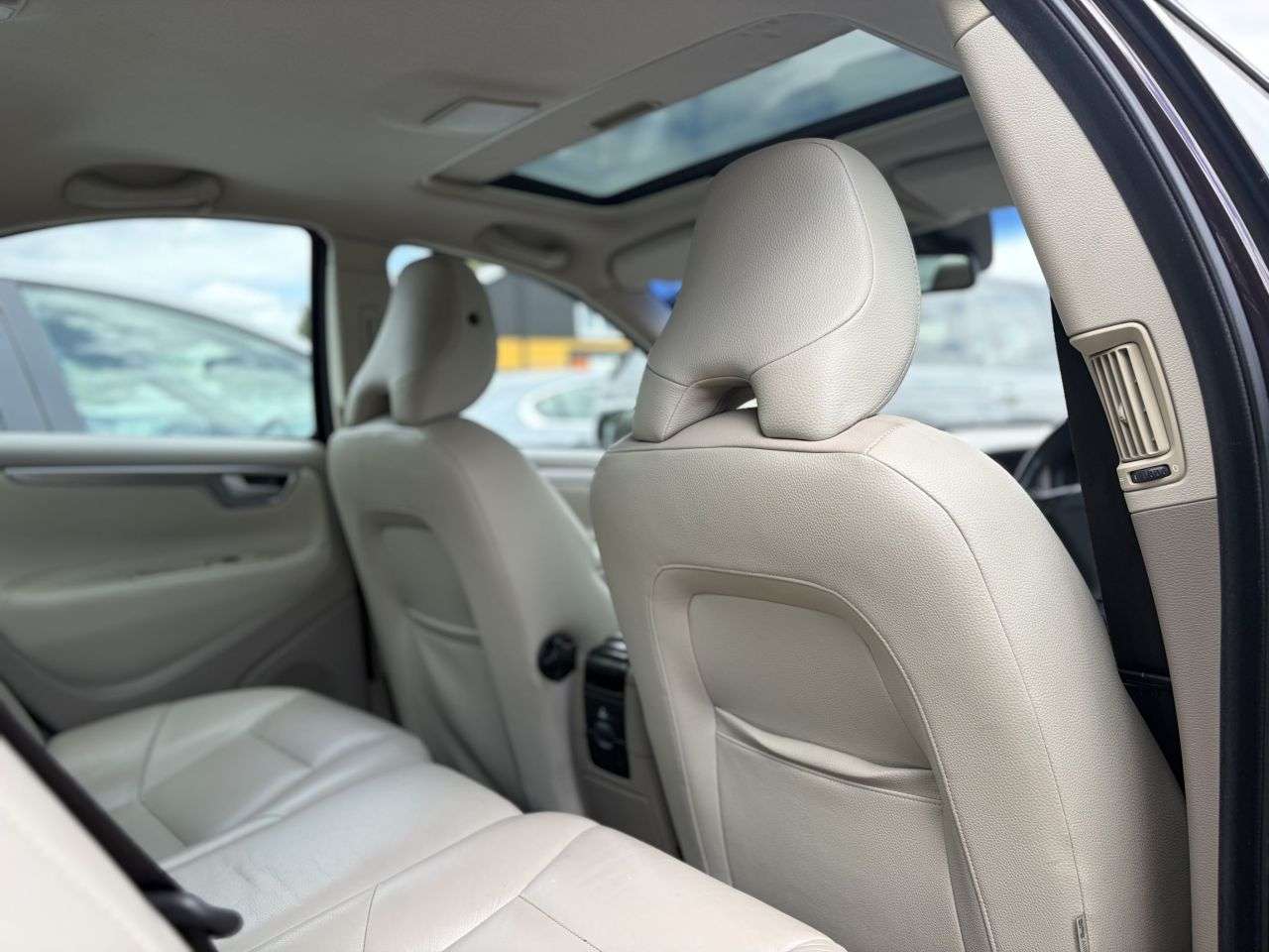 2005 VOLVO S60 2005 VOLVO S60