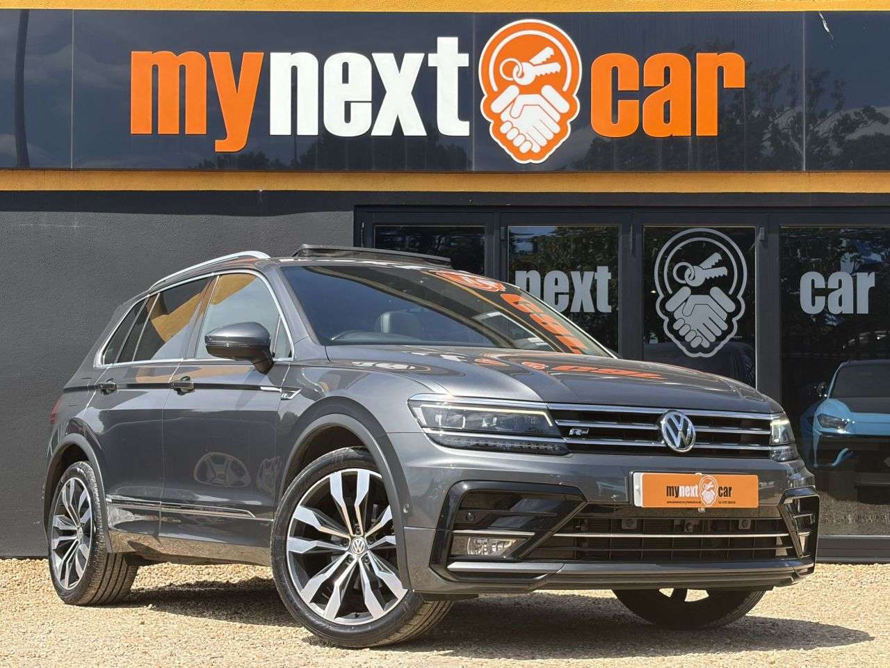 A 2020 VOLKSWAGEN TIGUAN 2.0 TDI R-Line Tech SUV 5dr Diesel Manual Euro 6 (s/s) (150 ps) R LINE + PA A 2020 VOLKSWAGEN TIGUAN 2.0 TDI R-Line Tech SUV 5dr Diesel Manual Euro 6 (s/s) (150 ps) R LINE + PA