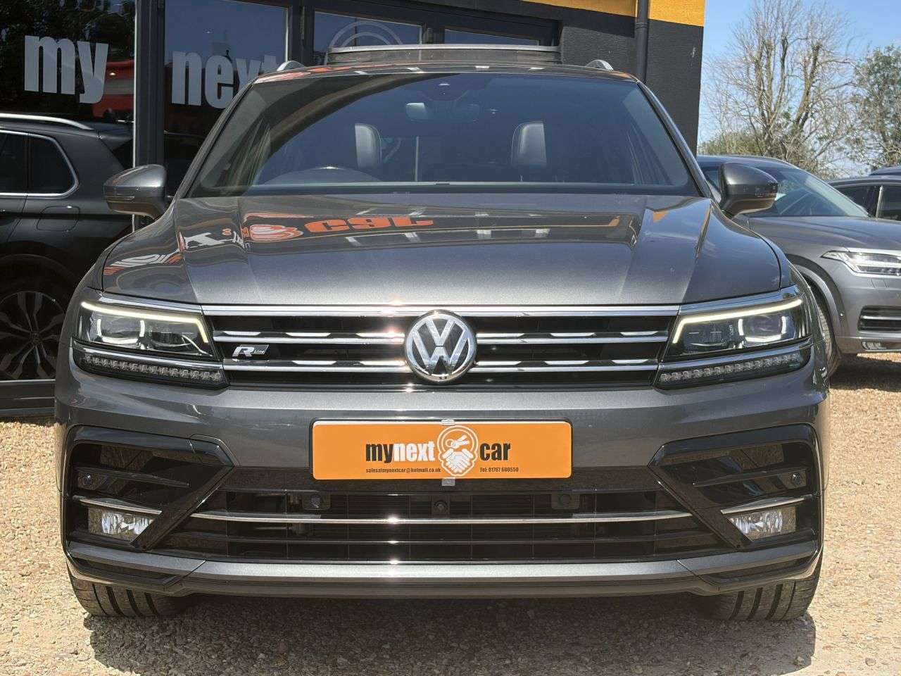 A 2020 VOLKSWAGEN TIGUAN 2.0 TDI R-Line Tech SUV 5dr Diesel Manual Euro 6 (s/s) (150 ps) R LINE + PA A 2020 VOLKSWAGEN TIGUAN 2.0 TDI R-Line Tech SUV 5dr Diesel Manual Euro 6 (s/s) (150 ps) R LINE + PA